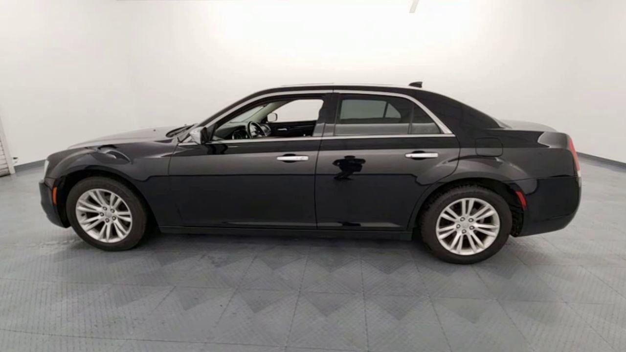 2017 Chrysler 300 300C