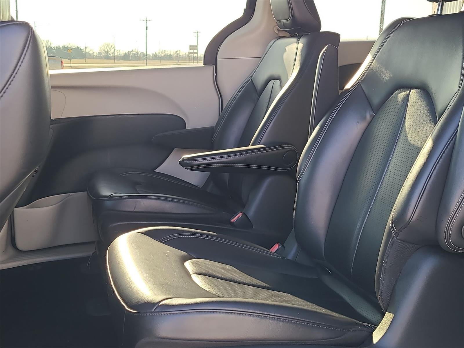 2023 Chrysler Pacifica Hybrid Touring L