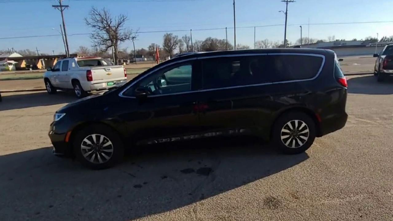 2023 Chrysler Pacifica Hybrid Touring L