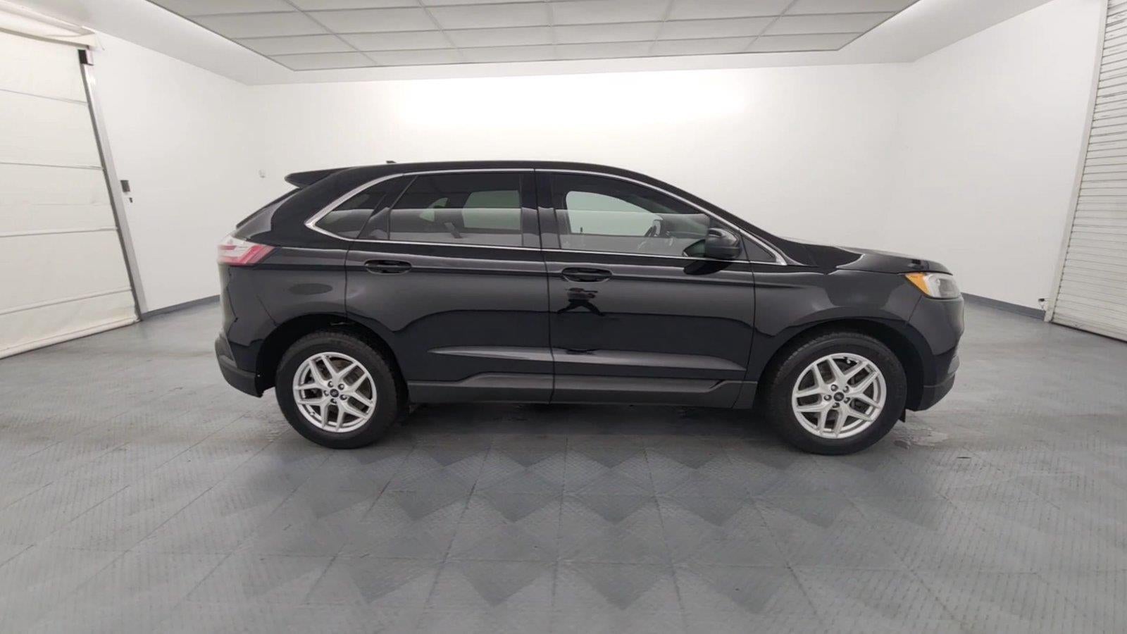 2022 Ford Edge SEL - Photo 15