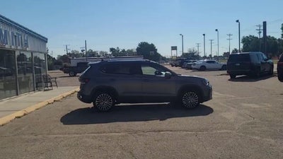 2025 Volkswagen Taos SE