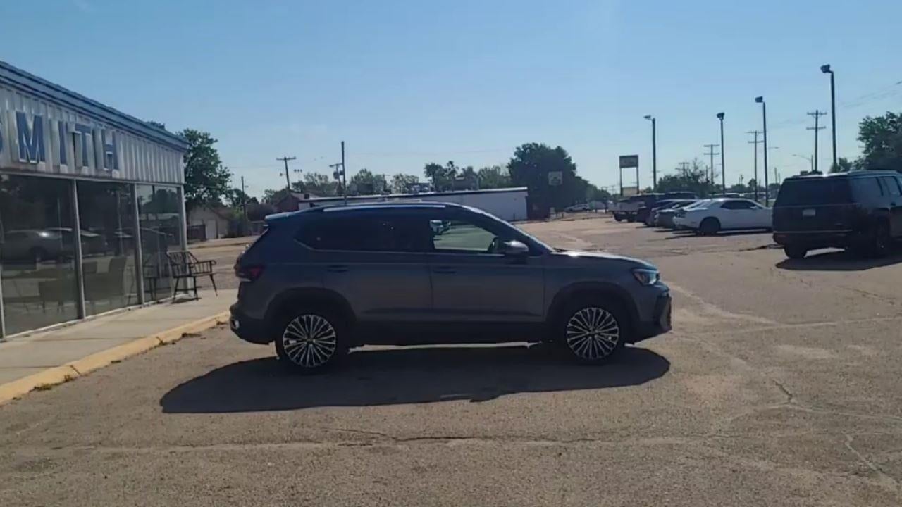 2025 Volkswagen Taos SE