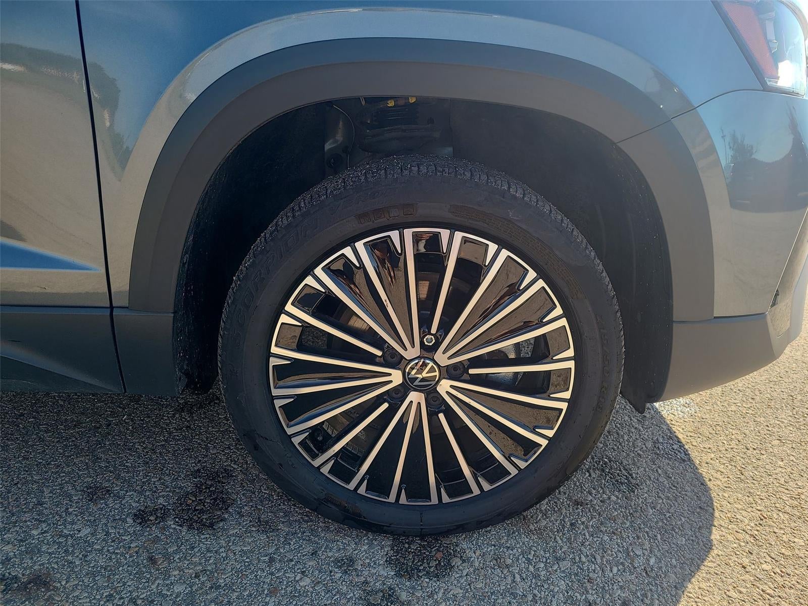 2025 Volkswagen Taos SE