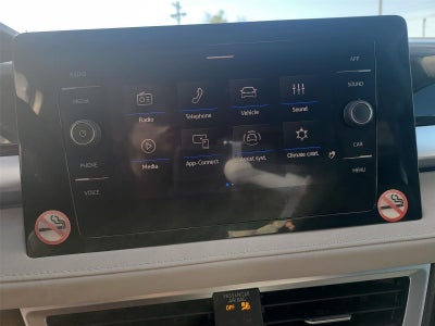 2025 Volkswagen Taos SE