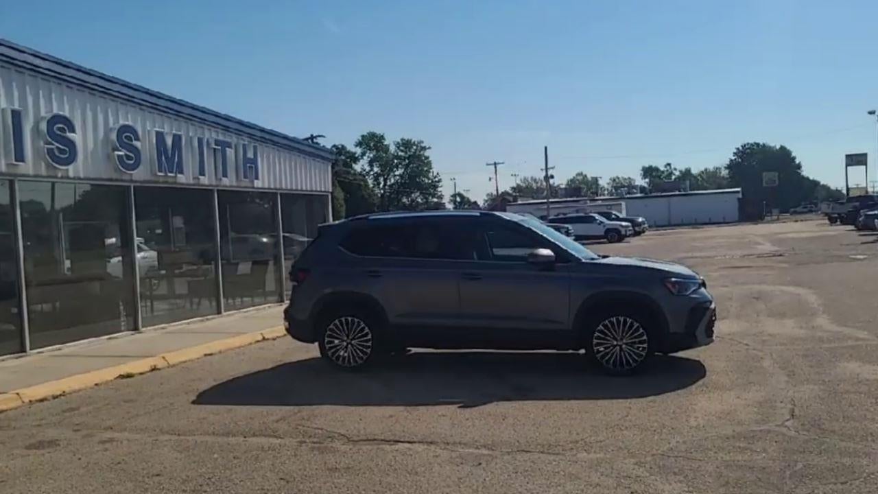 2025 Volkswagen Taos SE