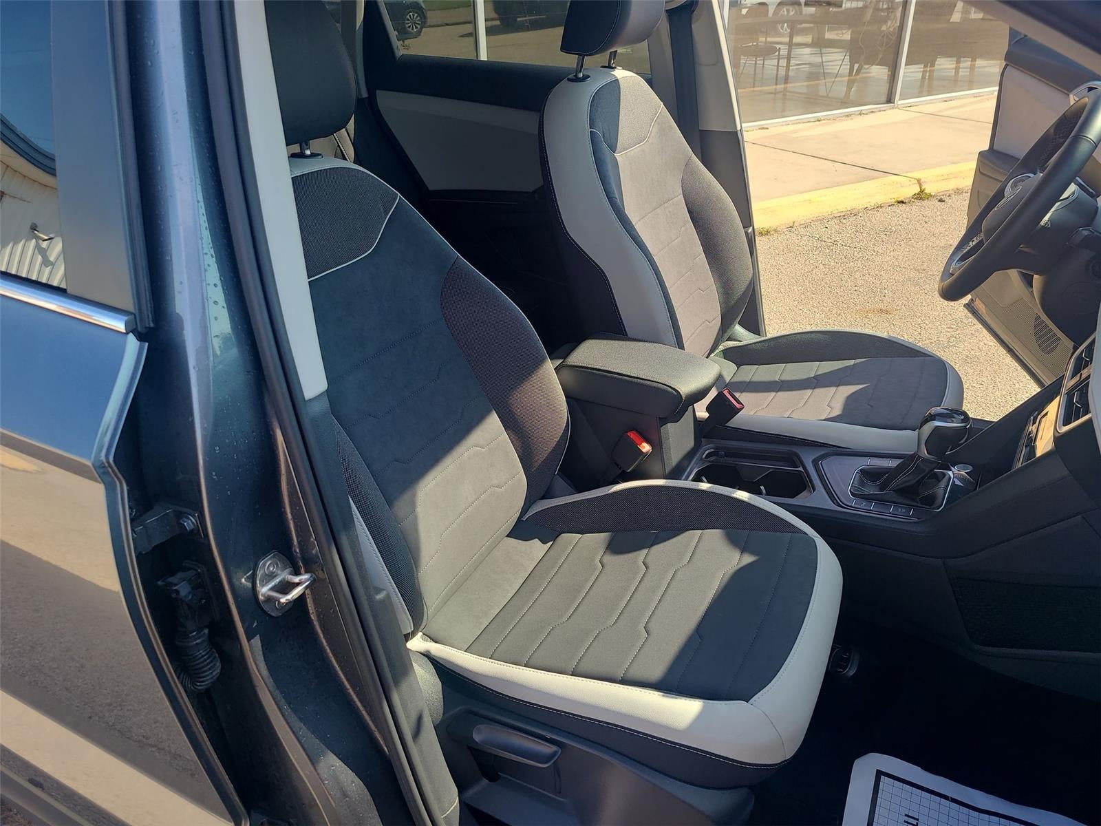 2025 Volkswagen Taos SE